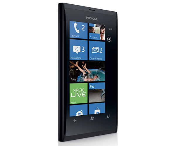 Đang tải Lumia_800.jpg…