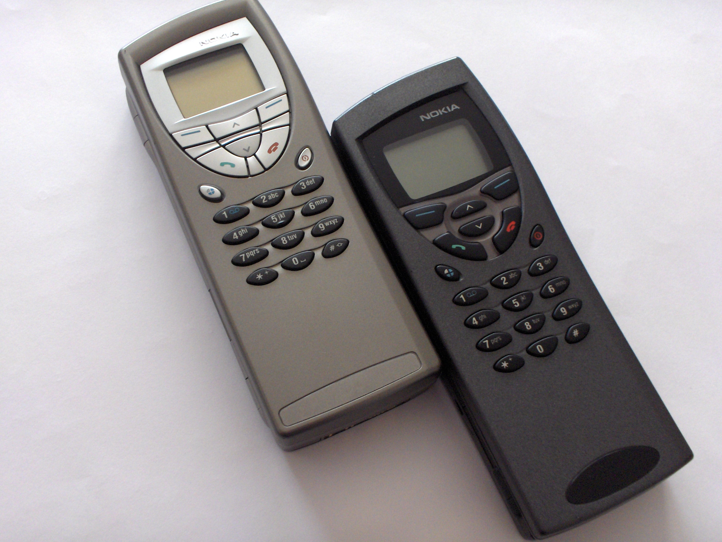 Đang tải Nokia_9210_and_9110.JPG…